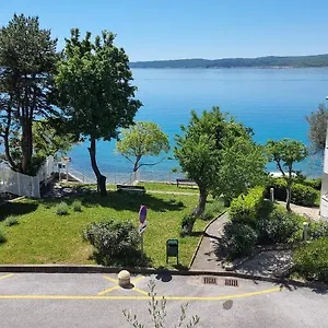 Apartment D&m 3, Selce